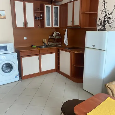 двустаен с гледка басейн 300 от плажа Апартаменты
